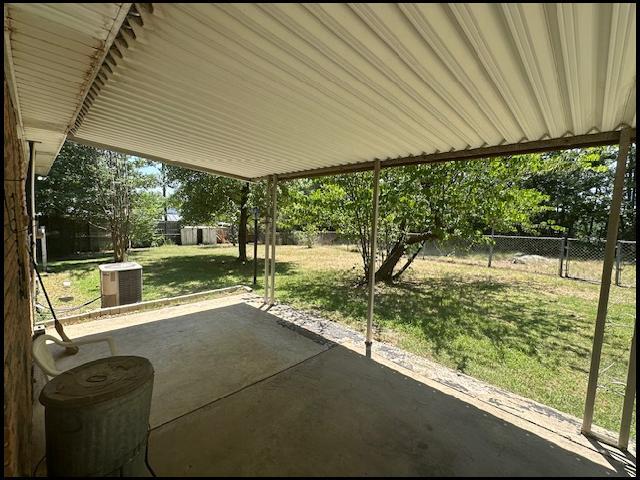 Building Photo - 604 Springwood Dr