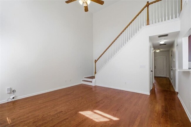 Building Photo - 6425 White Walnut Way