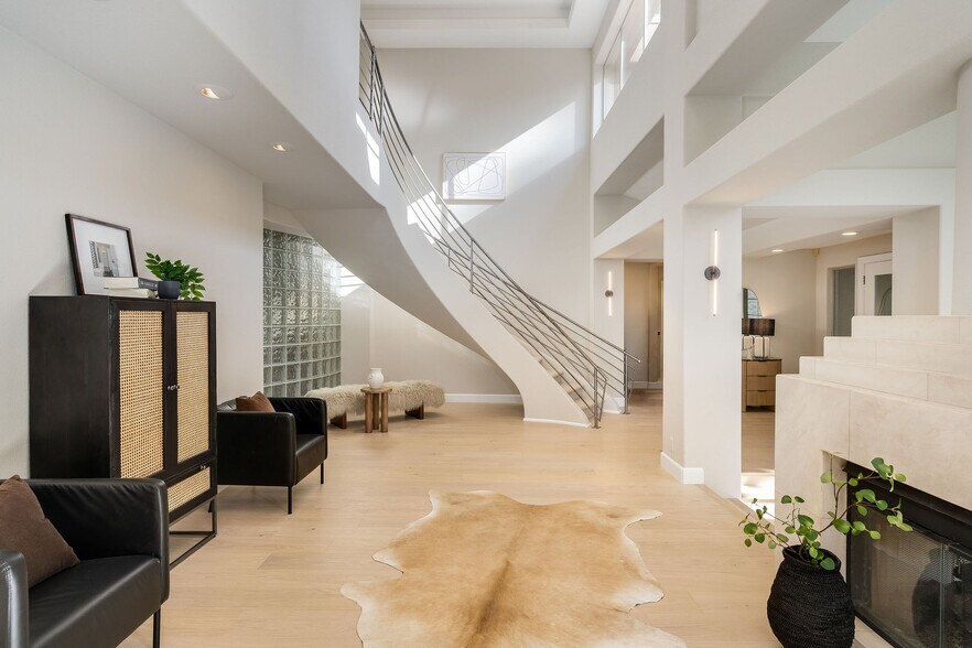 Building Photo - 4257 Golden Oak Ct