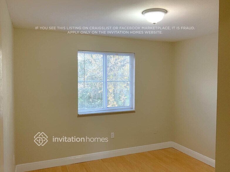 Building Photo - 7663 N Southwood Cir