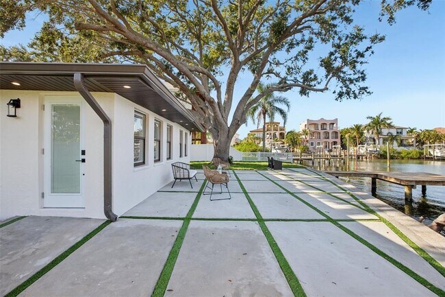 Building Photo - 1739 Bayou Grande Blvd NE