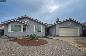 Building Photo - 530 Greenmont Dr