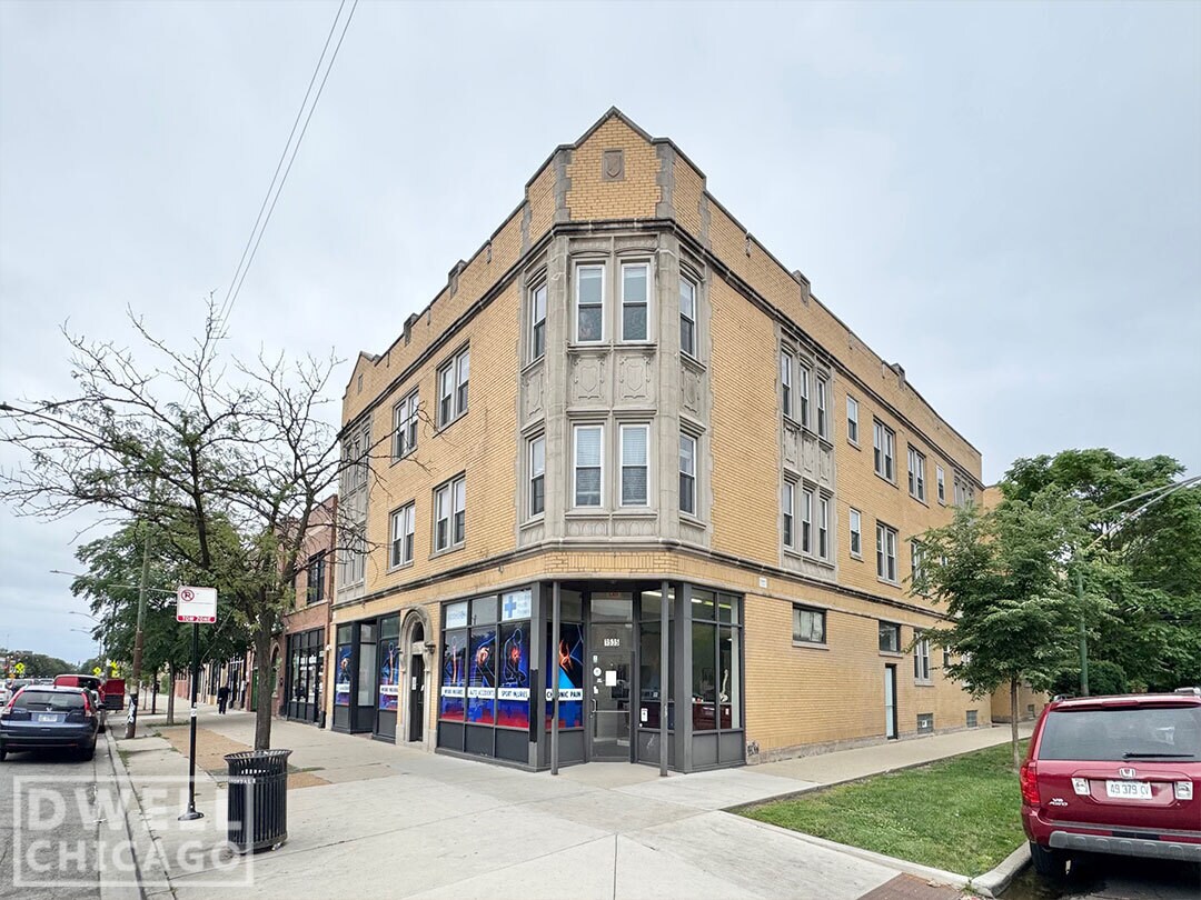 Building Photo - 2349 N Drake Ave
