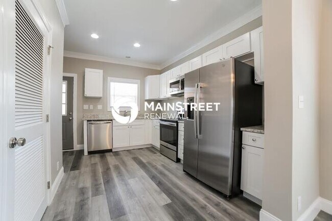 Building Photo - 2165 14TH AVE S, ST PETERSBURG, FL 33712