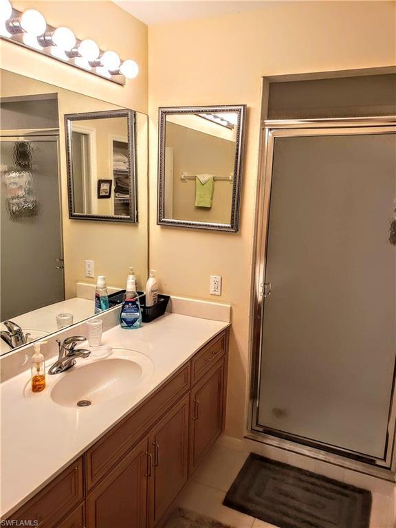 Master Bath w/step-in shower - 8251 Pathfinder Loop