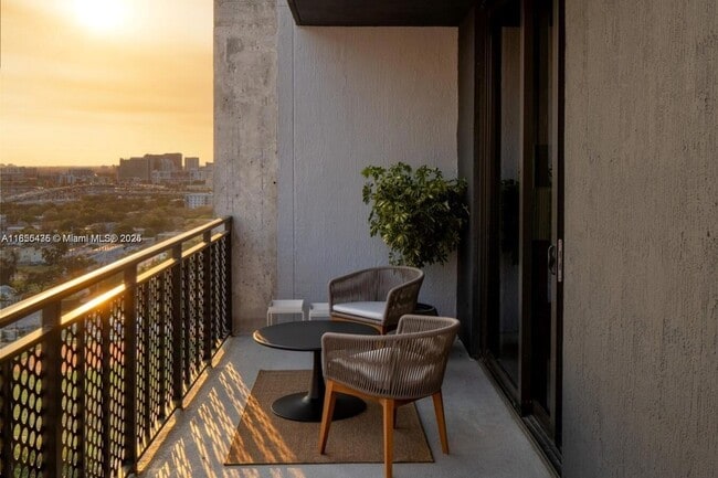 Building Photo - 23 NE 17th Ter