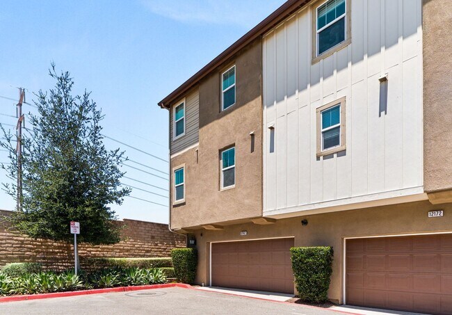 Building Photo - 12162 Diamond Dust Dr