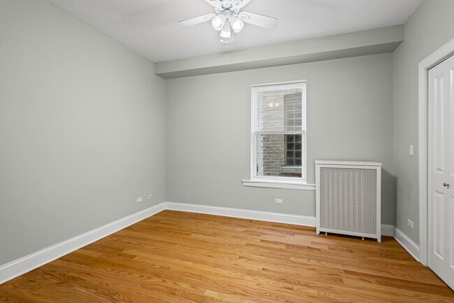 Building Photo - 3751 W Irving Park Rd