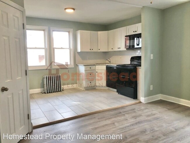 Primary Photo - 3 br, 1 bath House - 301 Greenway Ave