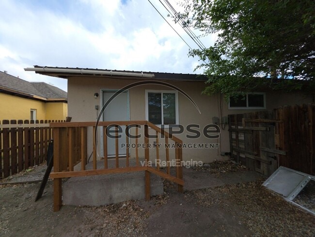 Building Photo - 729 3rd St