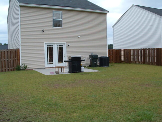 Building Photo - Lake Shore Subdivision-Port Wentworth