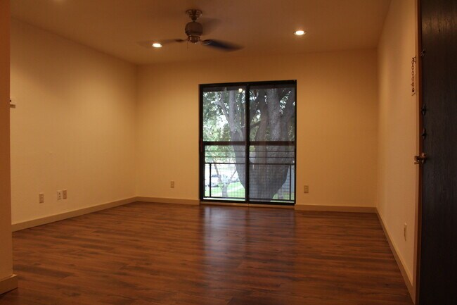 Building Photo - 209-E Eden at Avondale