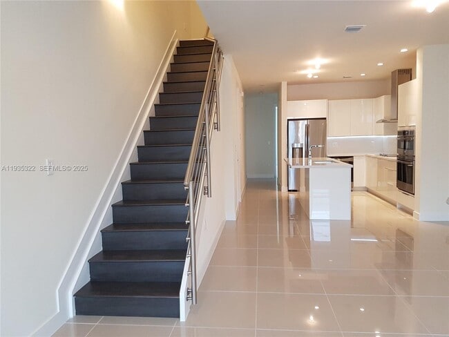 Building Photo - 10245 NW 63rd Terrace