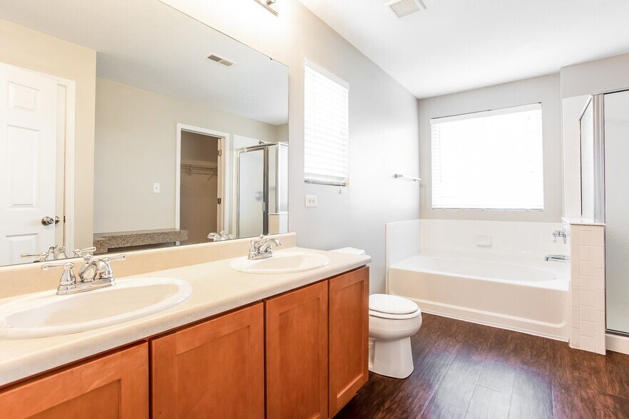 Building Photo - 8025 Cole Wood Blvd