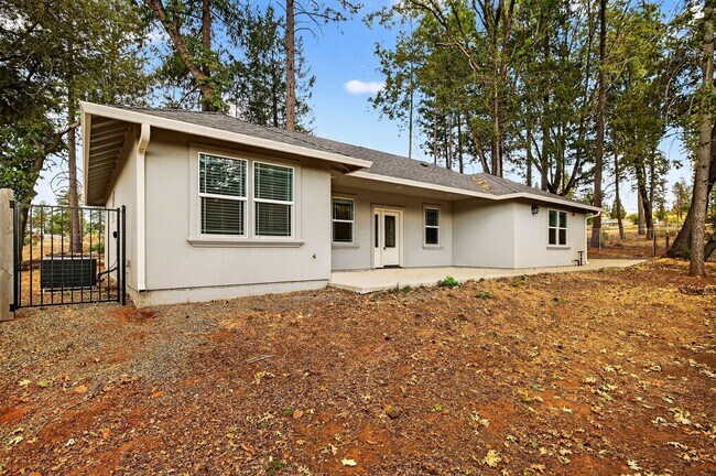 Primary Photo - 3-bedroom, 2-bathroom home nestled in the ...