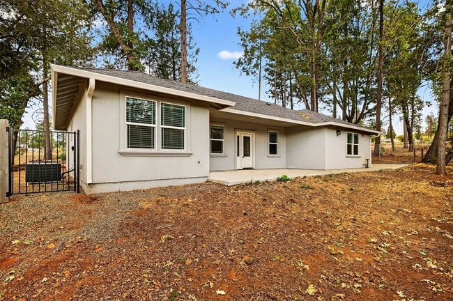 Primary Photo - 3-bedroom, 2-bathroom home nestled in the peaceful setting of Upper Paradise