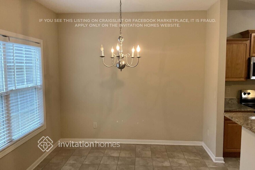 Building Photo - 6532 Silk Tree Pointe