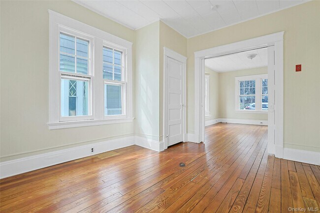 Building Photo - 105 S Broadway