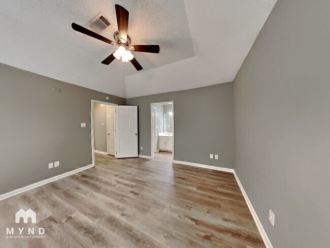 Building Photo - 1234 Grange Way Dr