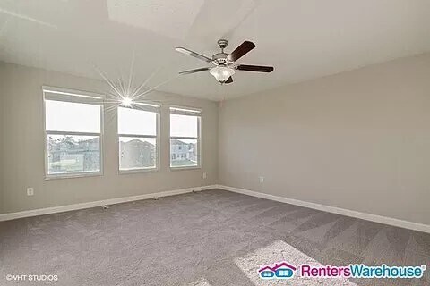 Building Photo - FOR RENT