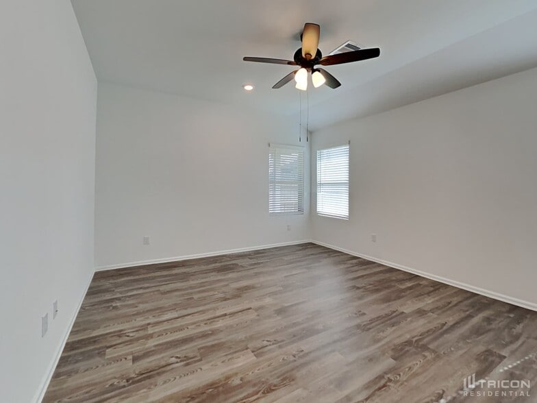 Building Photo - 210 Pine cavern dr