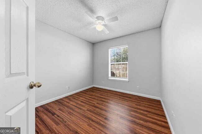 Building Photo - 401 Maggie Way