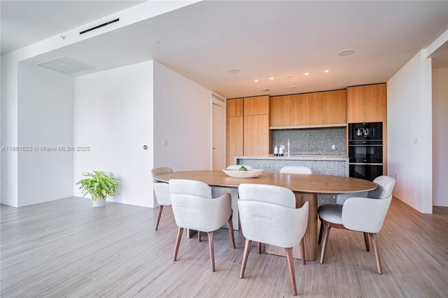 Building Photo - 8701 Collins Ave