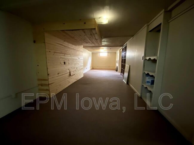 Building Photo - 1522 W 4th St