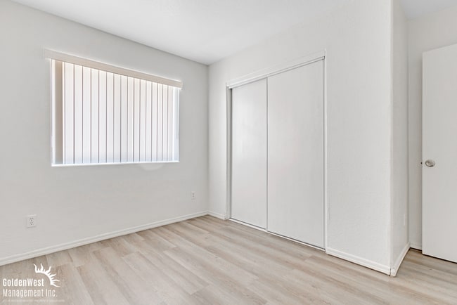 Building Photo - Remodeled 4Bdm 2Ba Downtown Duplex in Phoenix