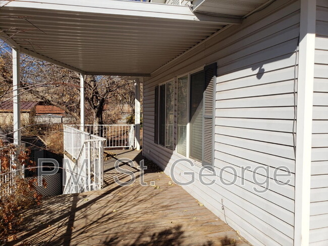 Building Photo - 288 Diagonal St