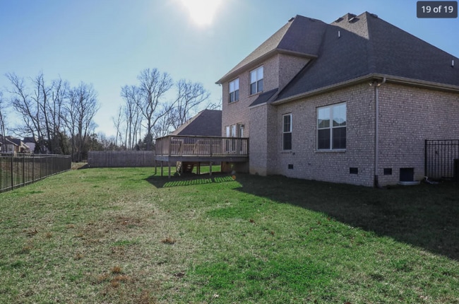 Building Photo - 626 Andy Peach Dr