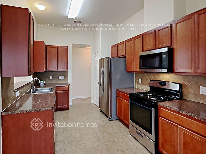 Building Photo - 1022 Bahia Vista Dr