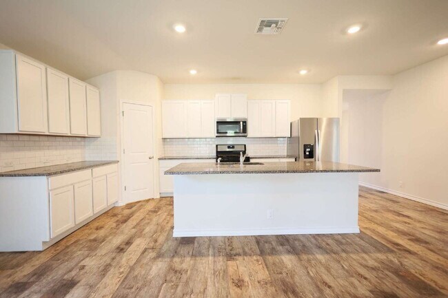 Building Photo - "Charming 4-Bed Sanctuary in San Antonio –...