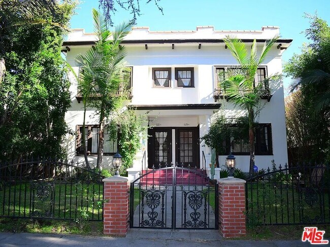 Primary Photo - 1121 15th St