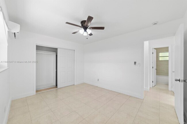 Building Photo - 2457 NE 183rd St