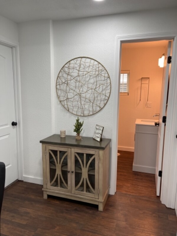 Building Photo - 804 Sheridan St