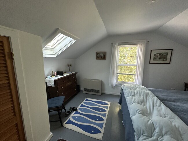 Building Photo - 2BR WINTER RENTAL, Fully Furnished– Heat Included, Near Downtown Kennebunkport