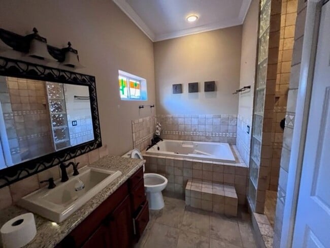 Building Photo - 3BR 2Ba Boat Deep Hightop Garage & Colorado River Views