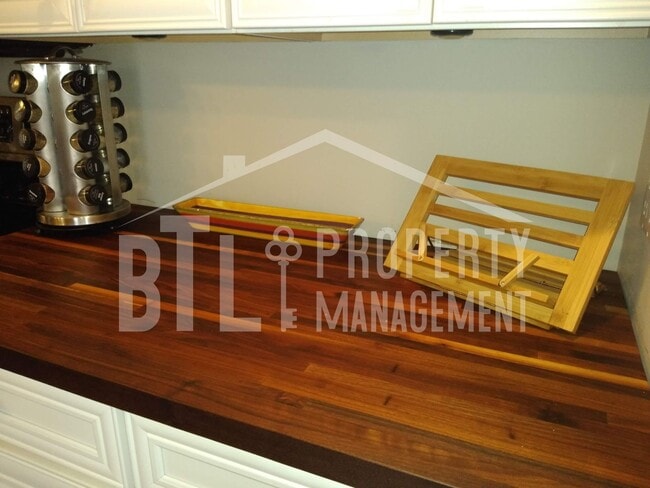 Building Photo - Furnished Kimberling City Duplex! ALL UTIL...
