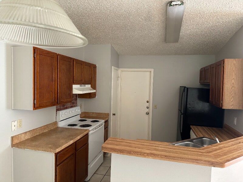 Building Photo - 5514 Lochmoor