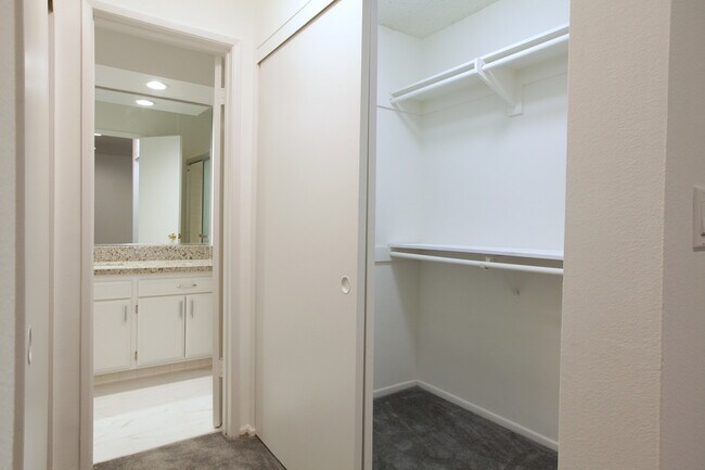 Building Photo - 601 Westholme Ave