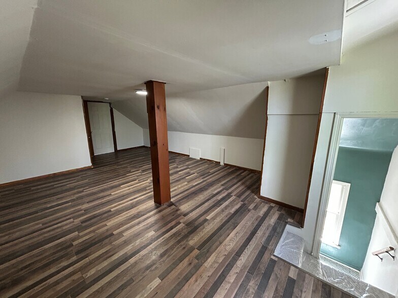 Building Photo - 3430 E 73rd St