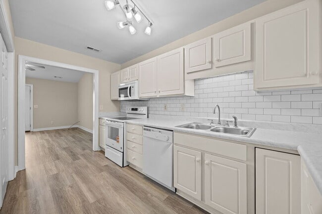 Building Photo - 5110 Deveron St