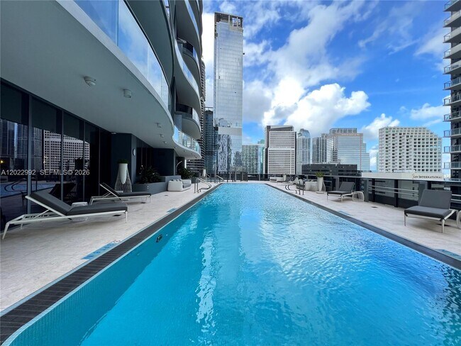 Building Photo - 1000 Brickell Plaza
