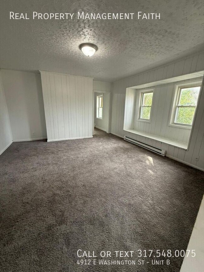 Building Photo - 4912 E Washington St