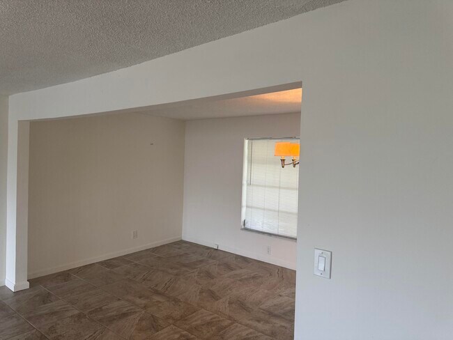 Building Photo - 100 NW 27th St