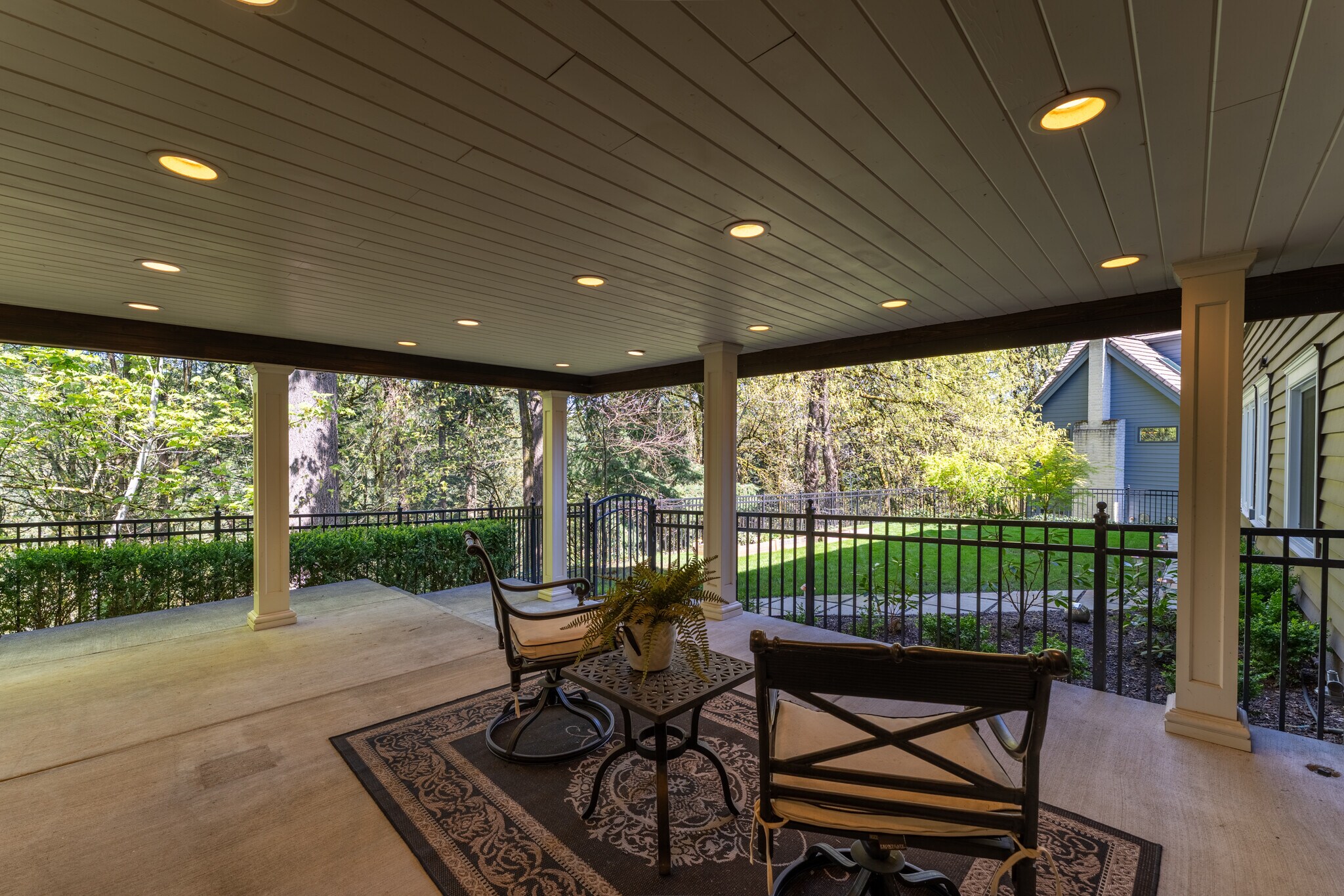 Building Photo - 2744 SW Sherwood Dr