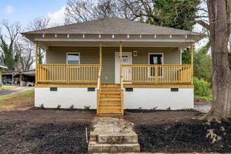 Building Photo - 304 E Hampton Ave