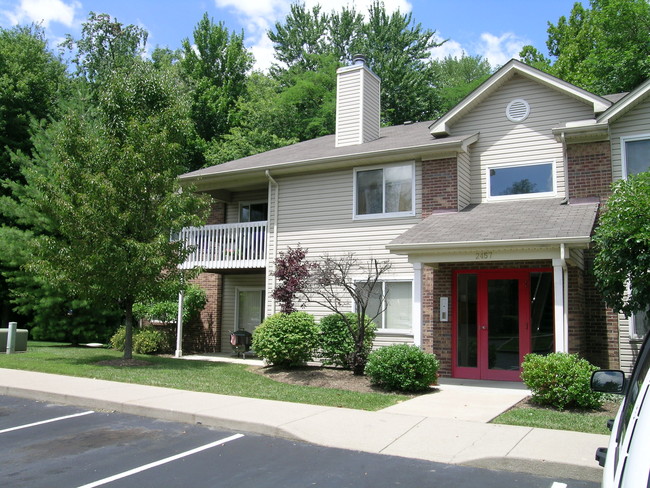 Building Photo - Whispering Pines