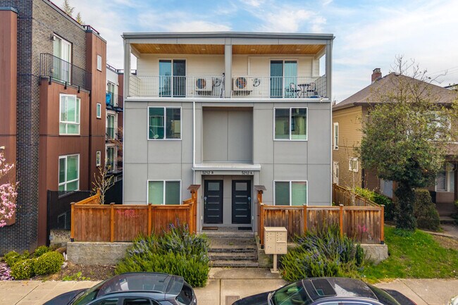 Building Photo - 5210b Brooklyn Ave NE